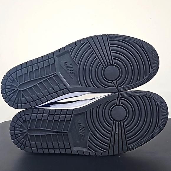 Air jordan 1 mid SE 'Signal blue' men's 9.5 product code DD6834 402 - Picture 6 of 7